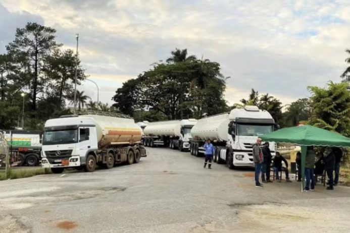 Entidades defendem providências para evitar riscos de desabastecimento de combustíveis.